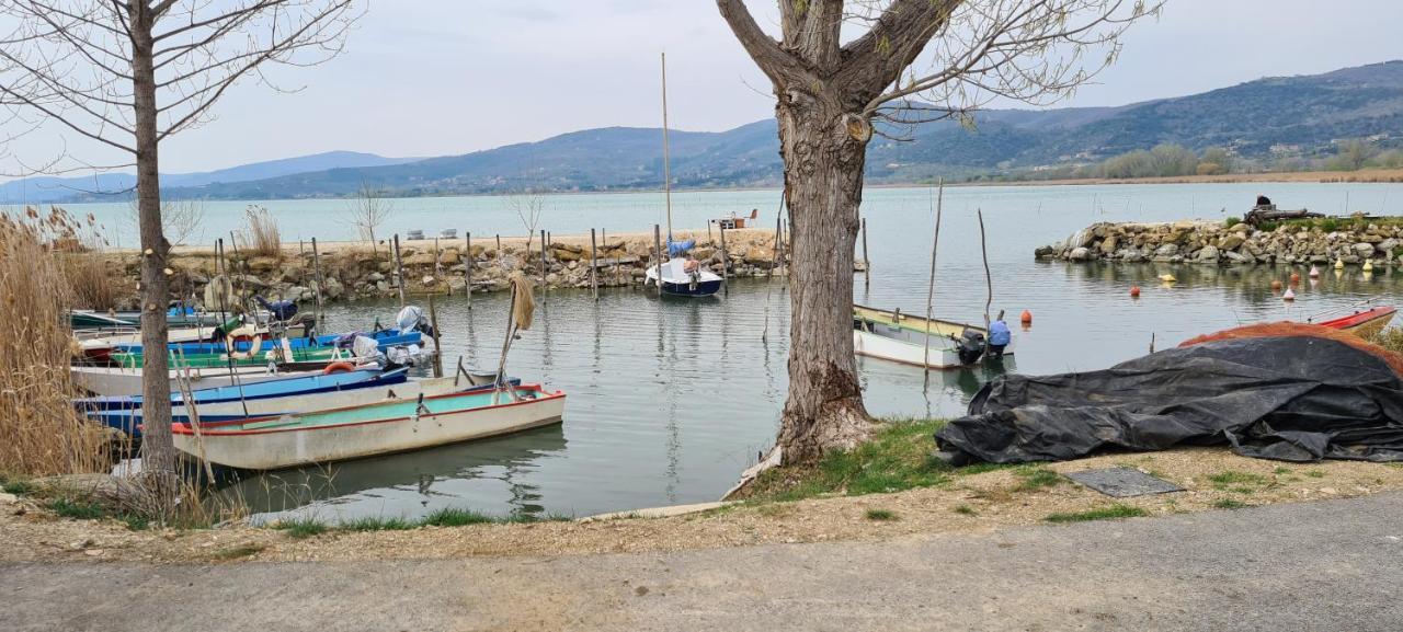 Appartamento Lago Trasimeno - Torricella Pg Exterior photo